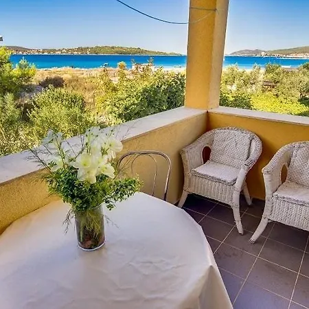 In With Sea View, Balcony, Air Conditioning, Wi-fi