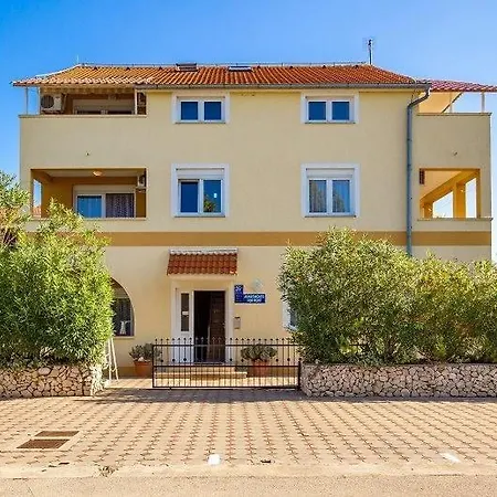 In With Sea View, Balcony, Air Conditioning, Wi-fi Appartement *