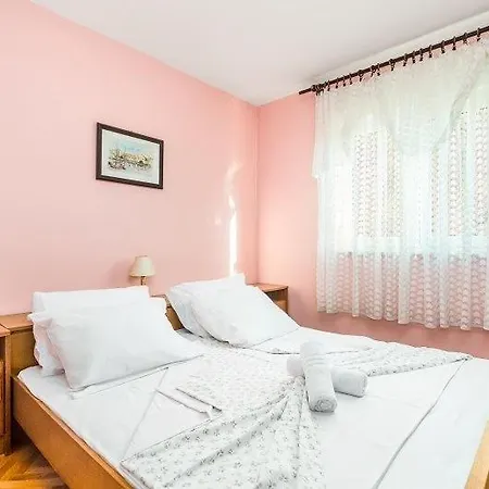 Appartement In With Sea View, Balcony, Air Conditioning, Wi-fi Vodice